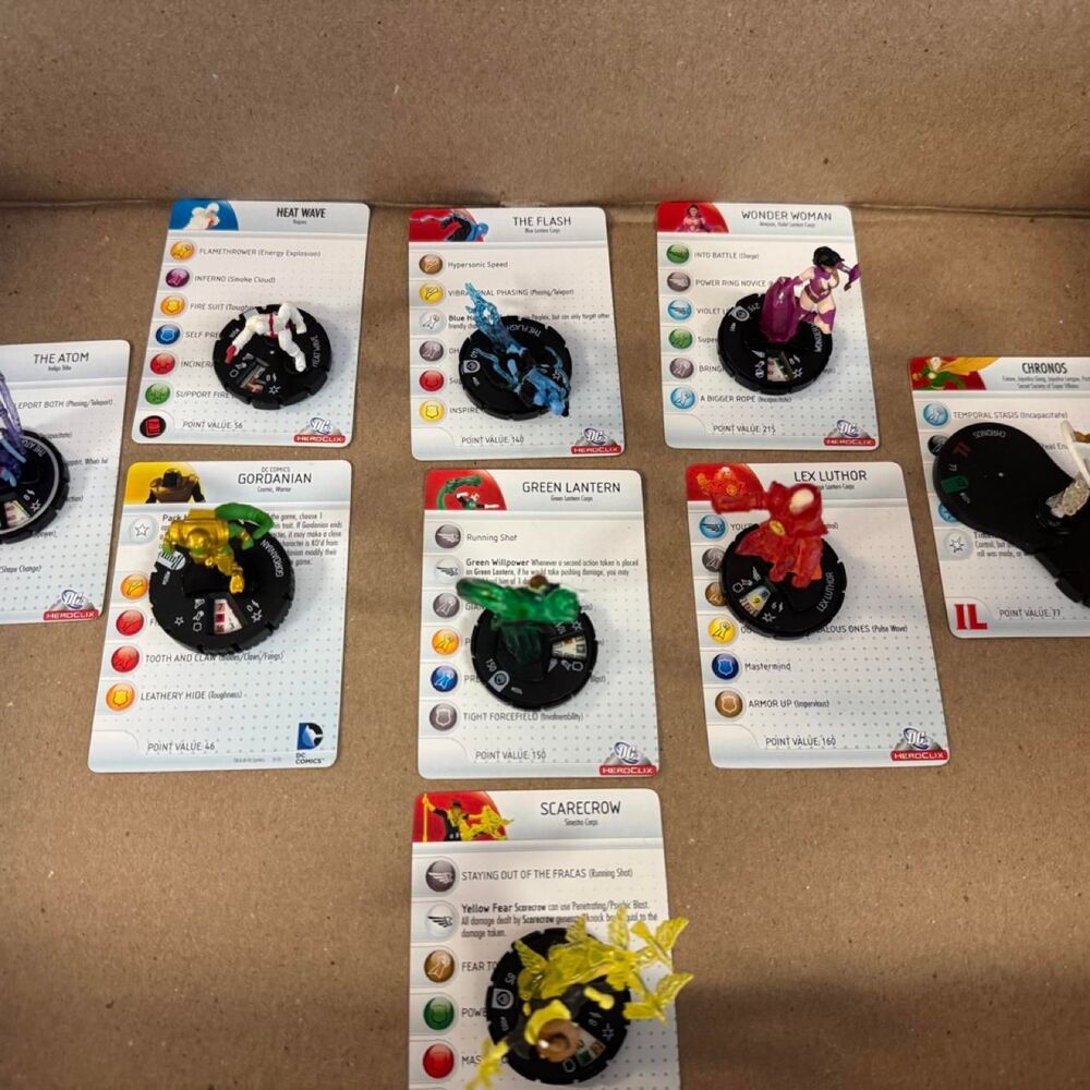 DC HeroClix Blackest Night / Lantern Corps 10 Figure Lot w/ Character Cards